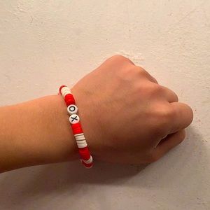 A Valentine’s Day bracelet!!❤️🤍